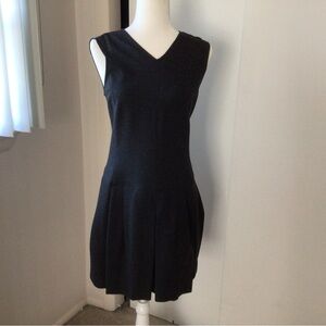 “VINCE” GRAY V-NECK INVERTED PLEAT DRESS- SIZE 6